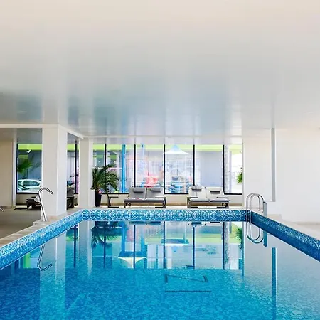 Apartment Azizi Elegant - Piscina Plaja Restaurante & Centru Navodari