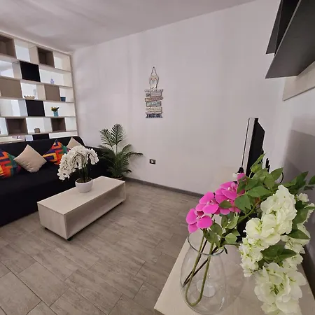 Διαμέρισμα Azizi Elegant - Piscina Plaja Restaurante & Centru